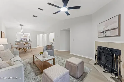 7623 Baymeadows Circle Jacksonville FL 32256