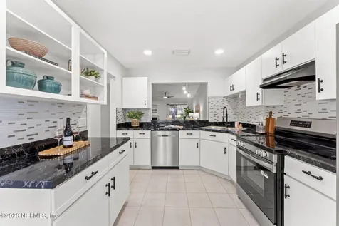 7623 Baymeadows Circle Jacksonville FL 32256