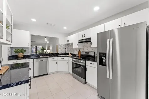 7623 Baymeadows Circle Jacksonville FL 32256
