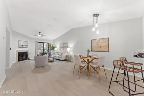 7623 Baymeadows Circle Jacksonville FL 32256