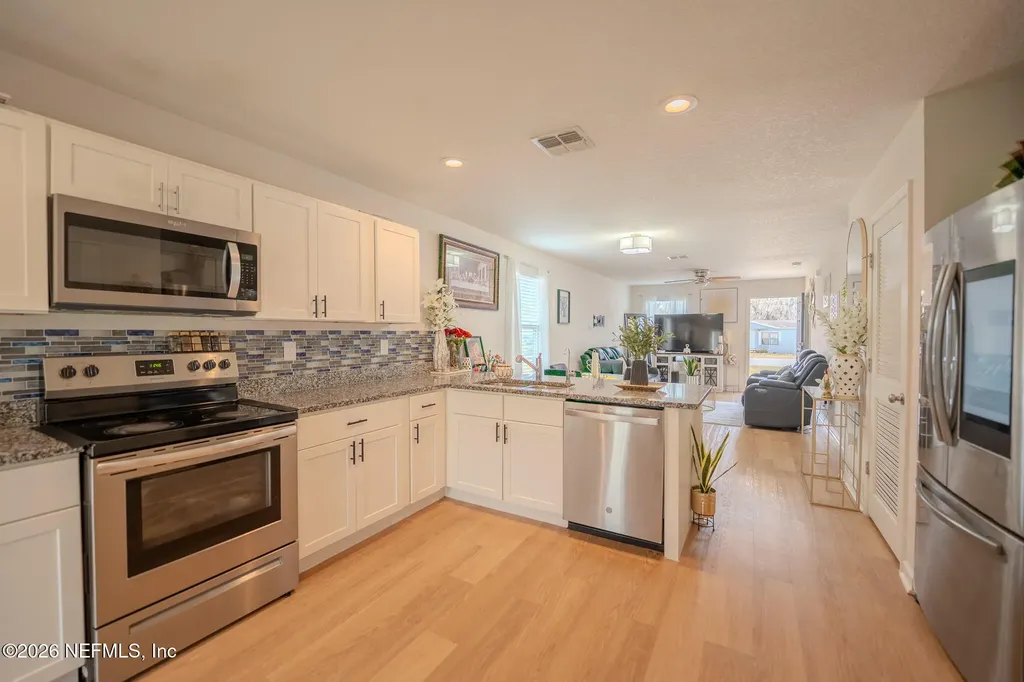 546 Monty Lane Jacksonville FL 32225