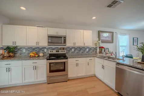 546 Monty Lane Jacksonville FL 32225