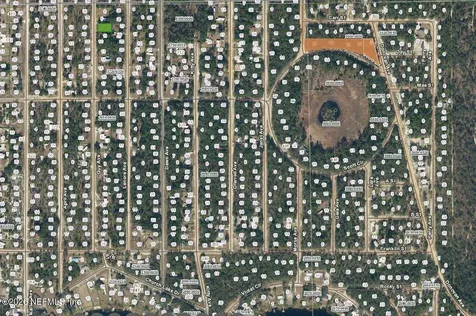 9-13 Scott Circle Interlachen FL 32148