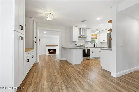1203 16th Avenue N Jacksonville Beach FL 32250
