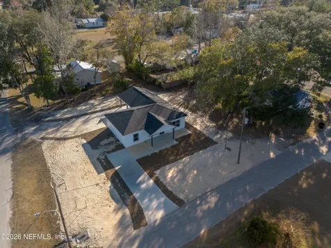 220 SW 3rd Lake Butler FL 32054