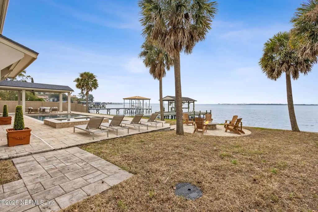 6518 Christopher Point Road W Jacksonville FL 32217