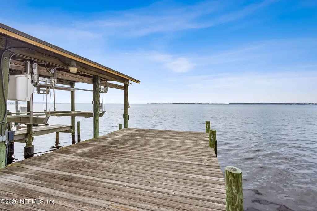 6518 Christopher Point Road W Jacksonville FL 32217