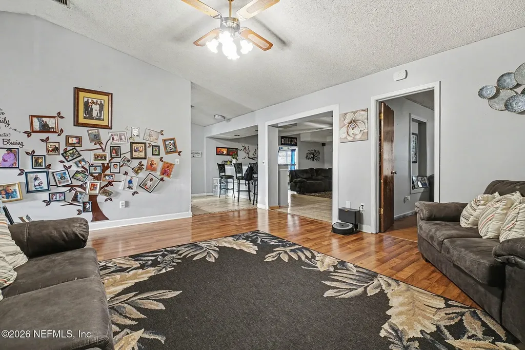 841 Chalmet Lane Jacksonville FL 32218