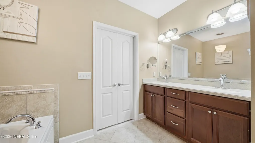 4480 Deerwood Lake Parkway Jacksonville FL 32216