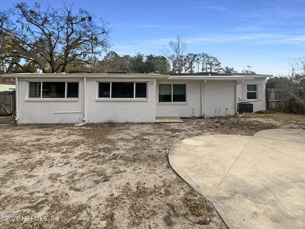 6123 Robbins Circle S Jacksonville FL 32211