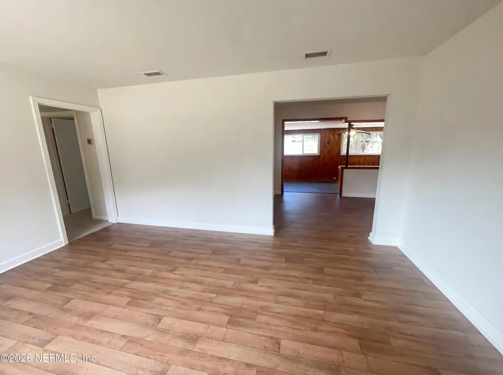 6123 Robbins Circle S Jacksonville FL 32211