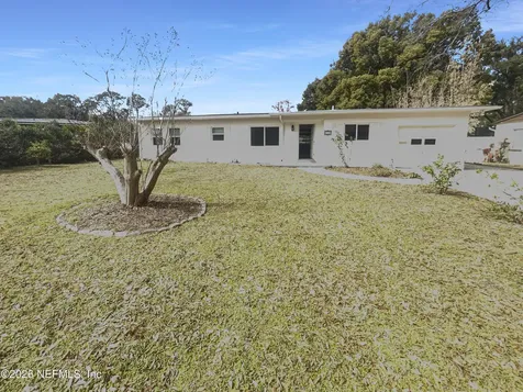 6123 Robbins Circle S Jacksonville FL 32211