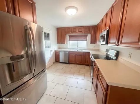 6123 Robbins Circle S Jacksonville FL 32211