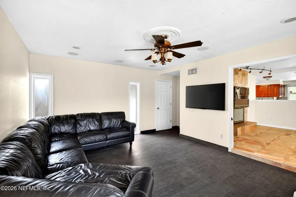 7843 Holiday Road S Jacksonville FL 32216