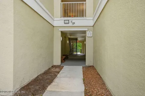 8290 Gate Parkway W Jacksonville FL 32216