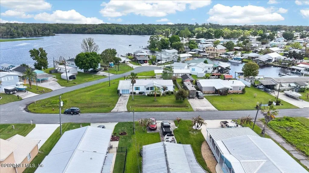 186 Sportsman Drive Welaka FL 32193