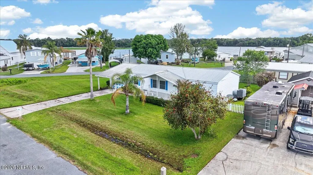 186 Sportsman Drive Welaka FL 32193