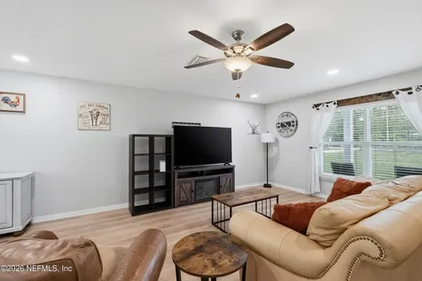 2471 Iris Street Middleburg FL 32068