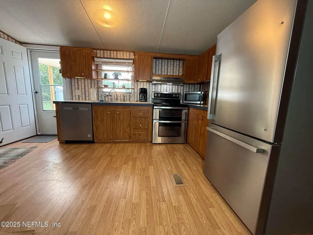 104 Waterway Avenue Satsuma FL 32189