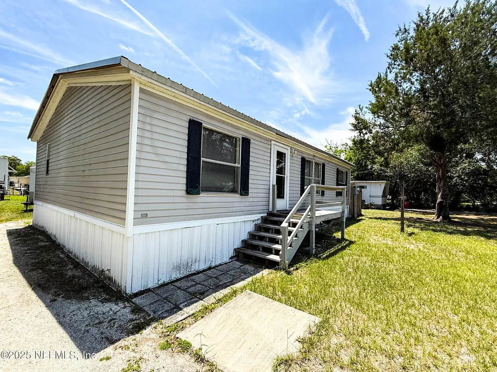 104 Waterway Avenue Satsuma FL 32189
