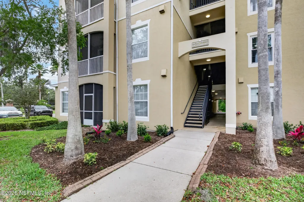 7801 Point Meadows Drive Jacksonville FL 32256
