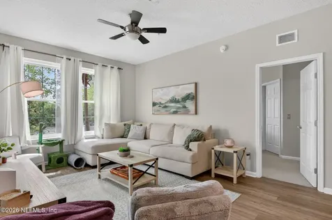 7801 Point Meadows Drive Jacksonville FL 32256