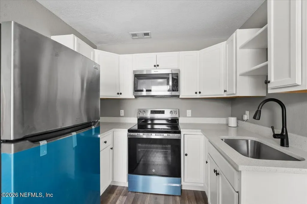 6238 Pettiford Drive W Jacksonville FL 32209