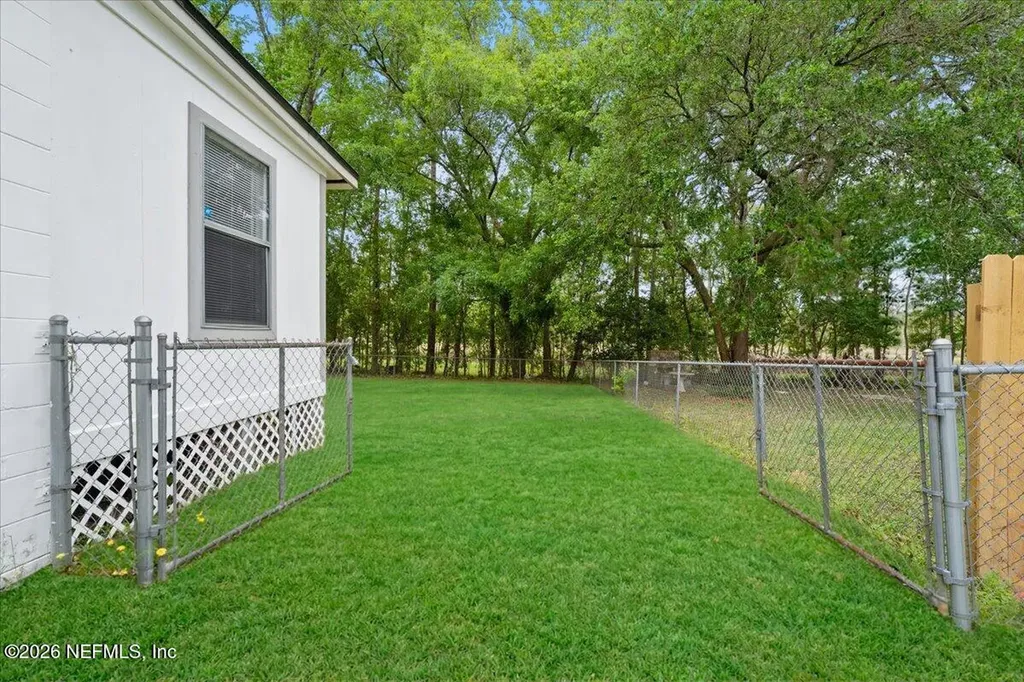 6238 Pettiford Drive W Jacksonville FL 32209