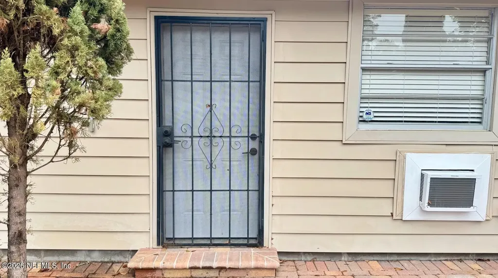 5557 Floral Avenue Jacksonville FL 32211
