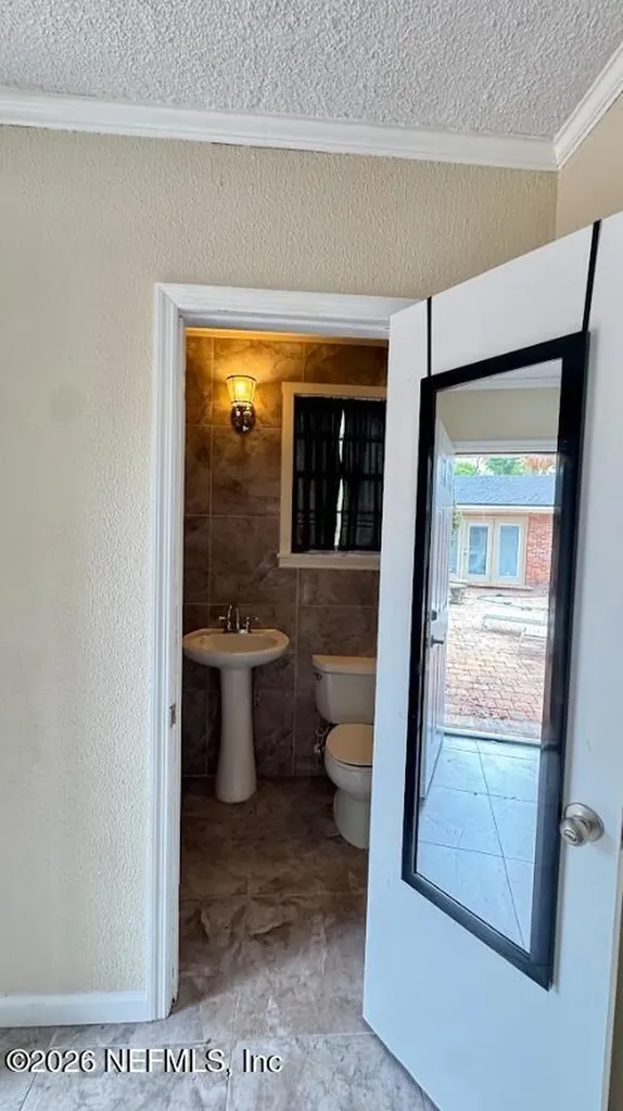 5557 Floral Avenue Jacksonville FL 32211