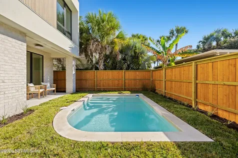 1475 Ocean Boulevard Atlantic Beach FL 32233