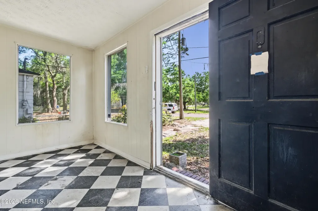 8004 Delaware Avenue Jacksonville FL 32208