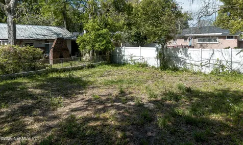 8004 Delaware Avenue Jacksonville FL 32208