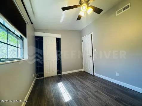 246 Sara Drive Jacksonville FL 32218