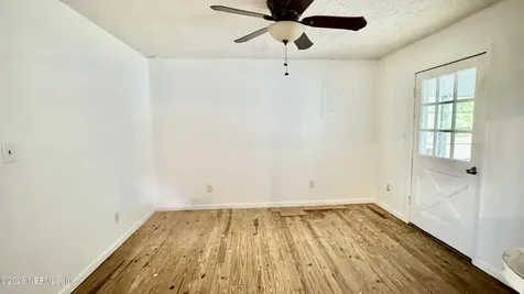 1942 State Road 20 Hawthorne FL 32640