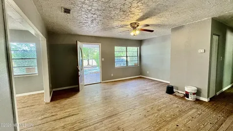 1942 State Road 20 Hawthorne FL 32640