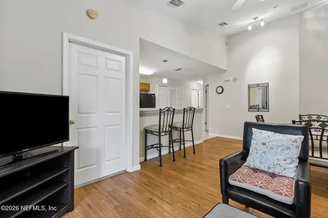 6075 Maggies Circle Jacksonville FL 32244