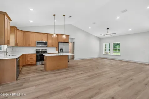 231 E State Road 100 San Mateo FL 32187