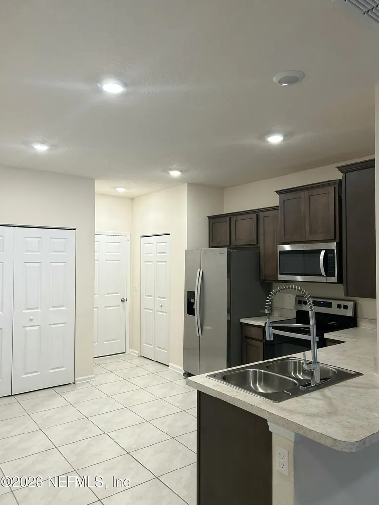 911 Capitol Parkway Jacksonville FL 32218