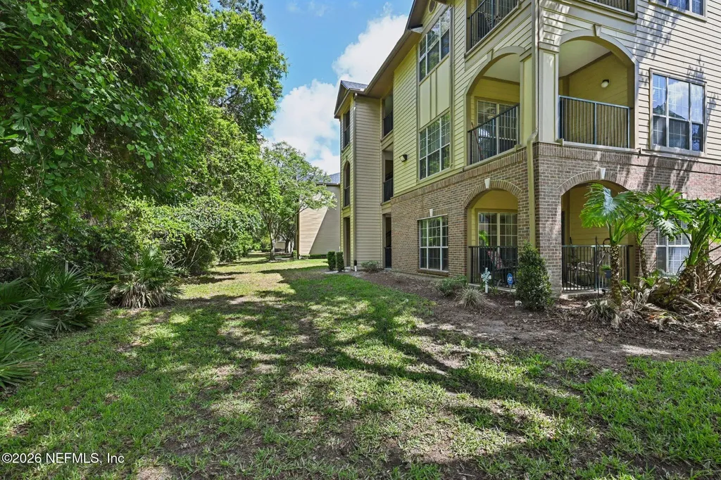 7800 Point Meadows Drive Jacksonville FL 32256