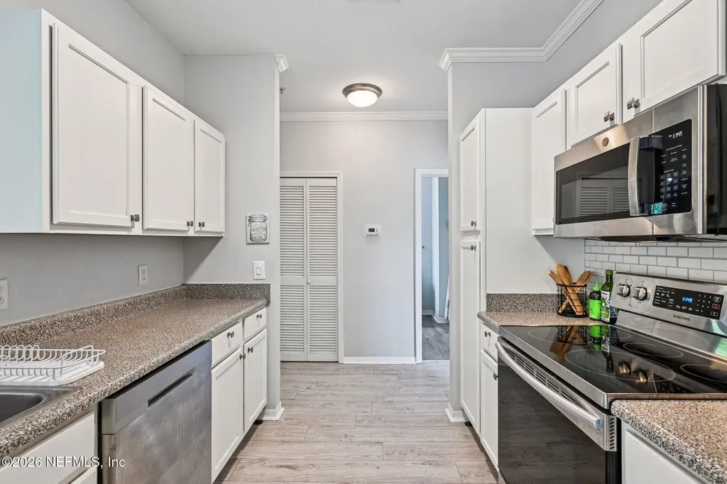 7800 Point Meadows Drive Jacksonville FL 32256