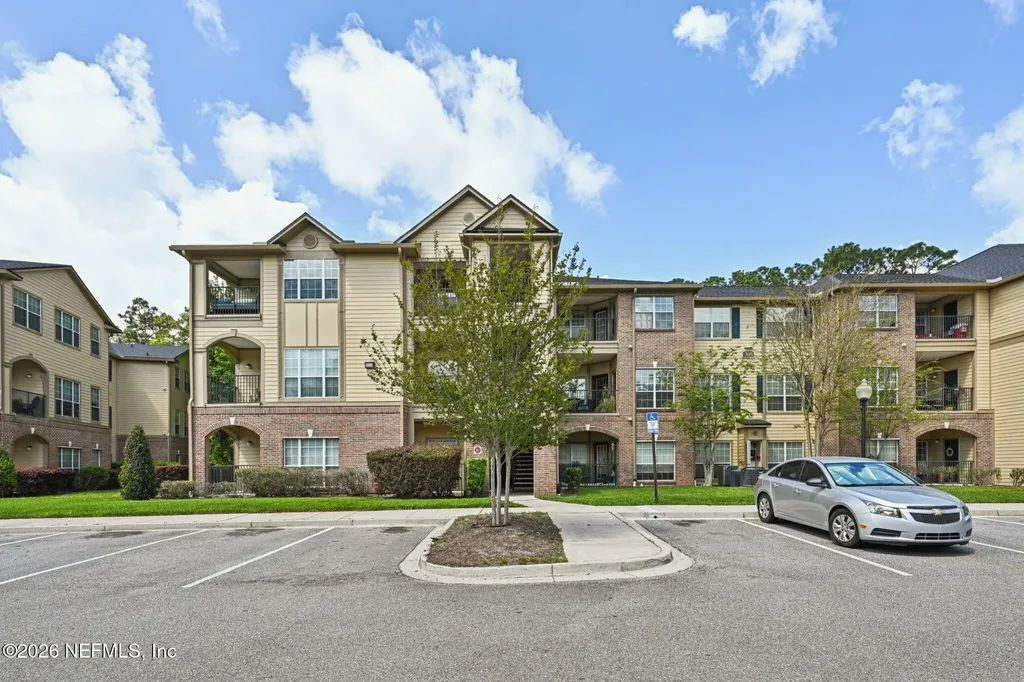 7800 Point Meadows Drive Jacksonville FL 32256