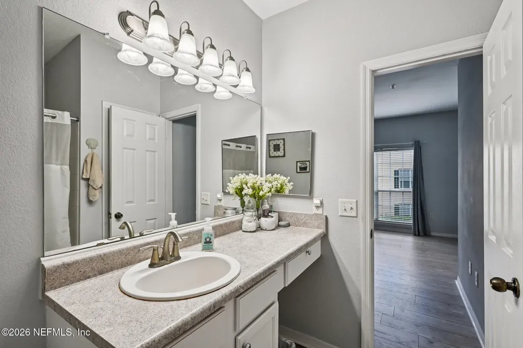 7800 Point Meadows Drive Jacksonville FL 32256
