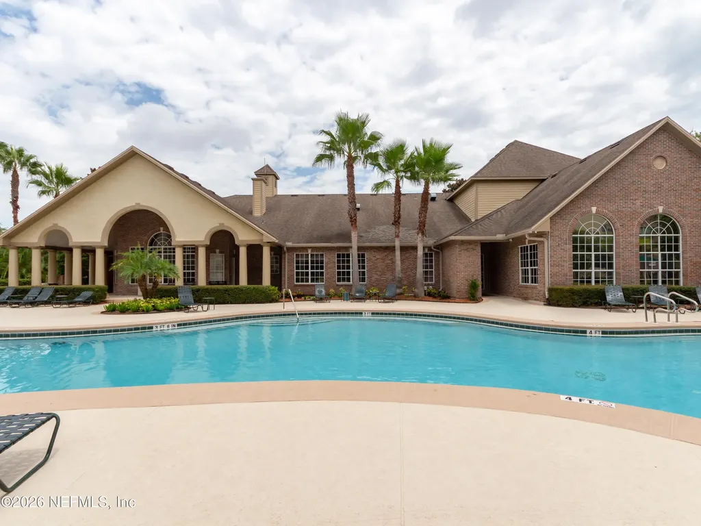 7800 Point Meadows Drive Jacksonville FL 32256