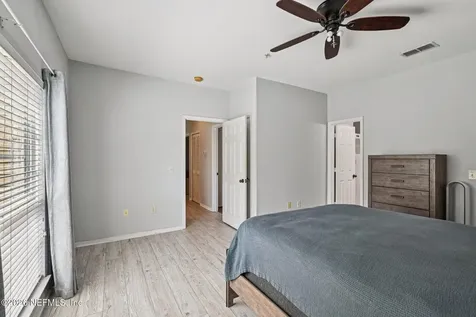7800 Point Meadows Drive Jacksonville FL 32256