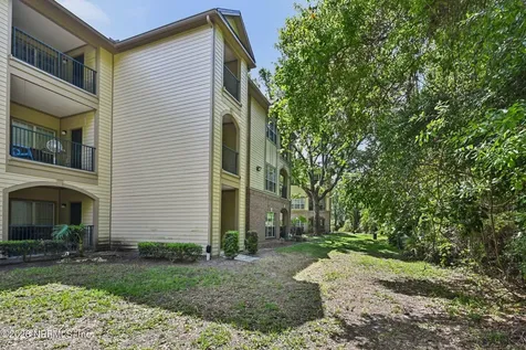 7800 Point Meadows Drive Jacksonville FL 32256