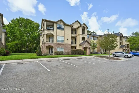 7800 Point Meadows Drive Jacksonville FL 32256
