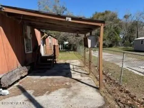 5525 Valdura Avenue Jacksonville FL 32244