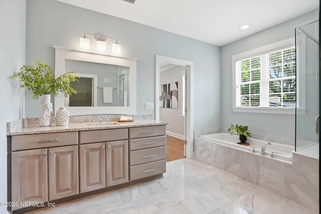 1052 Holly Lane Jacksonville FL 32207