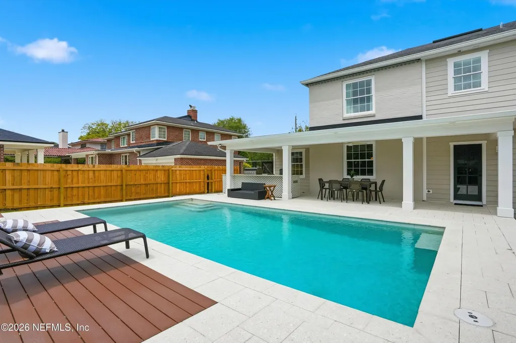 1052 Holly Lane Jacksonville FL 32207